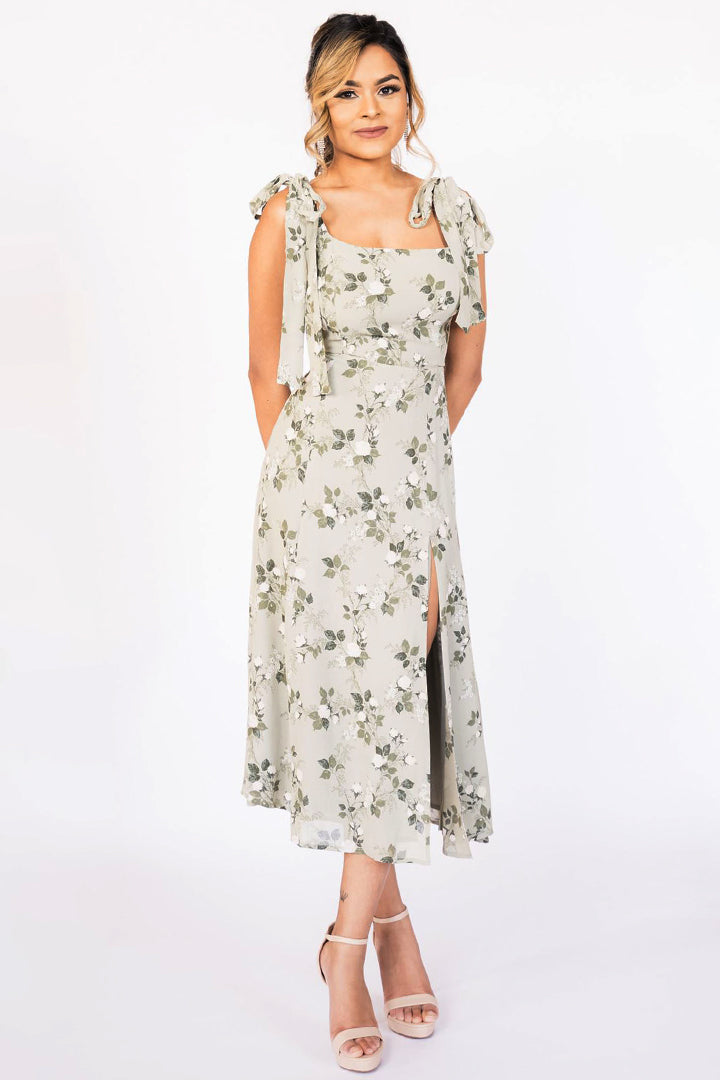 http://www.fitzroyrentals.com/cdn/shop/products/twilight_dress_reformation.jpg?v=1648759879