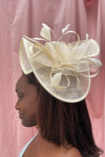 Beaumont Ivory Fascinator - RENTAL